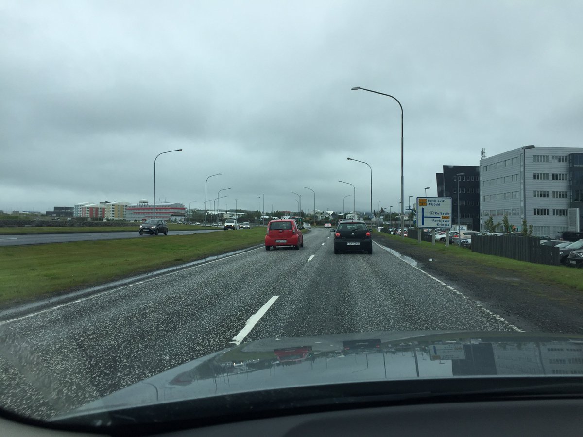 Jon Gnarr tweet media