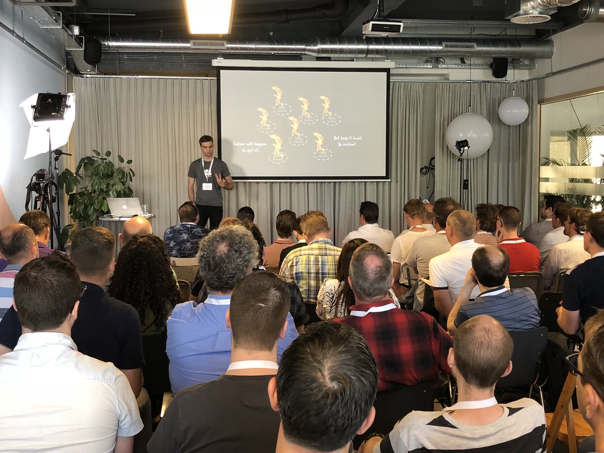 What to do when one of your services fail? <a href="/felixlmueller/">Felix Müller</a> is covering it in #camundaDay #Amsterdam <a href="/Camunda/">Camunda</a> #microservices #orchestration #Camunda