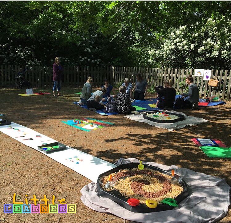 LittleLearnerMN's tweet photo. The sunshine is still going strong here! We are learning outdoors!
🌿💜🖍☀️#markmaking #messyplay #messy #learningthroughplay #outdoorlearning #toddlers #preschoolers #franchise https://t.co/k2OMVQ7TJ8