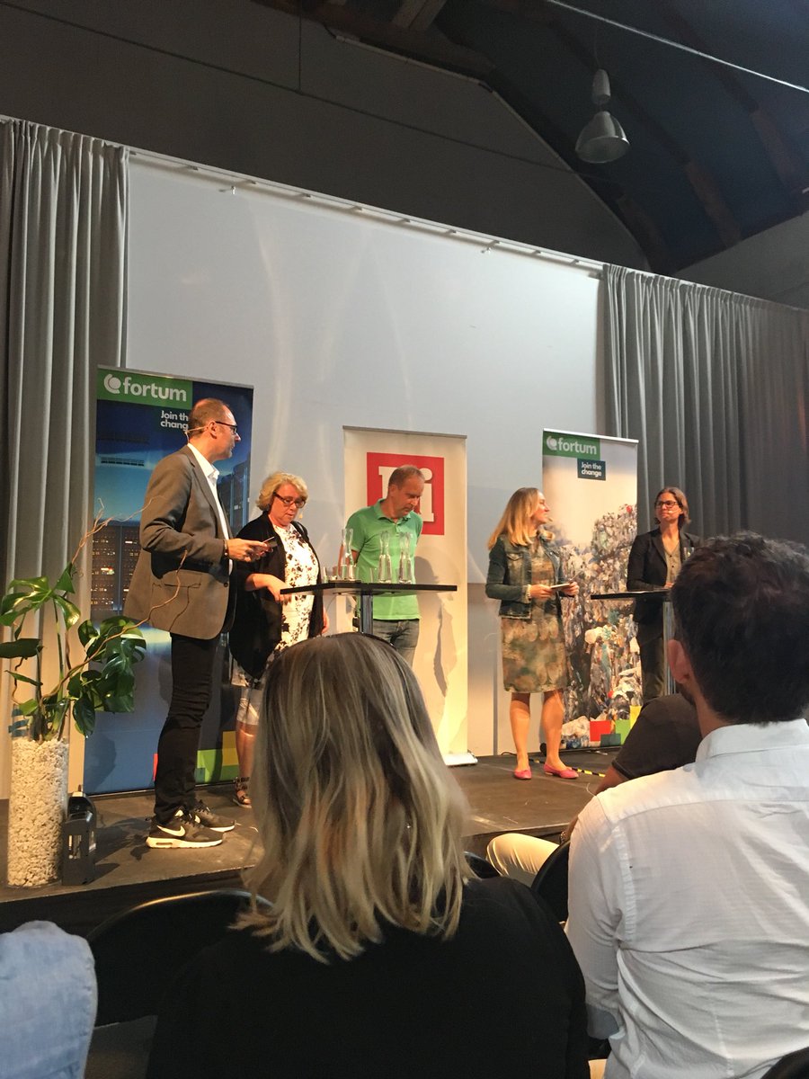 ”Hur kommer det sig att republikanerna i USA och svenska miljödomstolar är de enda som inte pratar om klimathotet?” På <a href="/FortumSverige/">Fortum Sverige</a> seminarium om miljöbalken. #almedalen #energi #miljöbalken