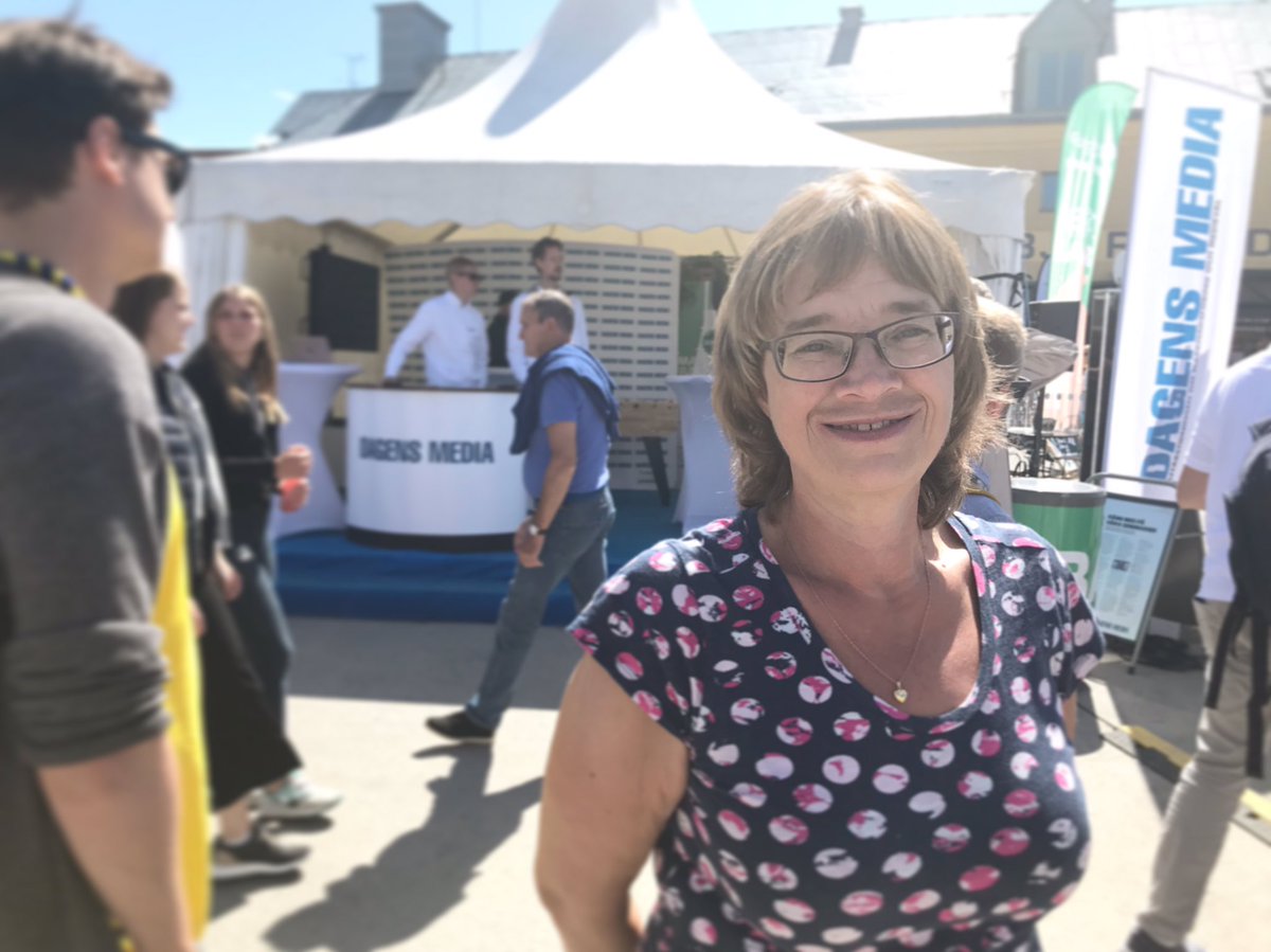 - Vem och på vad lyssnar unga väljare på i dag, reflekterar Lise-Lotte Bensköld Olsson (S), 2:e v ordförande Region Halland. Det handlar om den trovärdighet vi i politiken har för vår målgrupp. Vi behöver utforska nya digitala arenor för att möta unga väljare.  #almedalen2018
