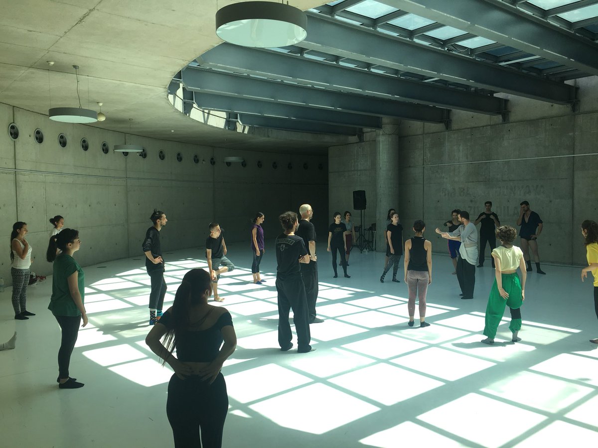 Eldad Ben-Sasson’la çağdaş dans atölyesi devam ediyor. #SoloÇağdaşDansFestivali #CerModern