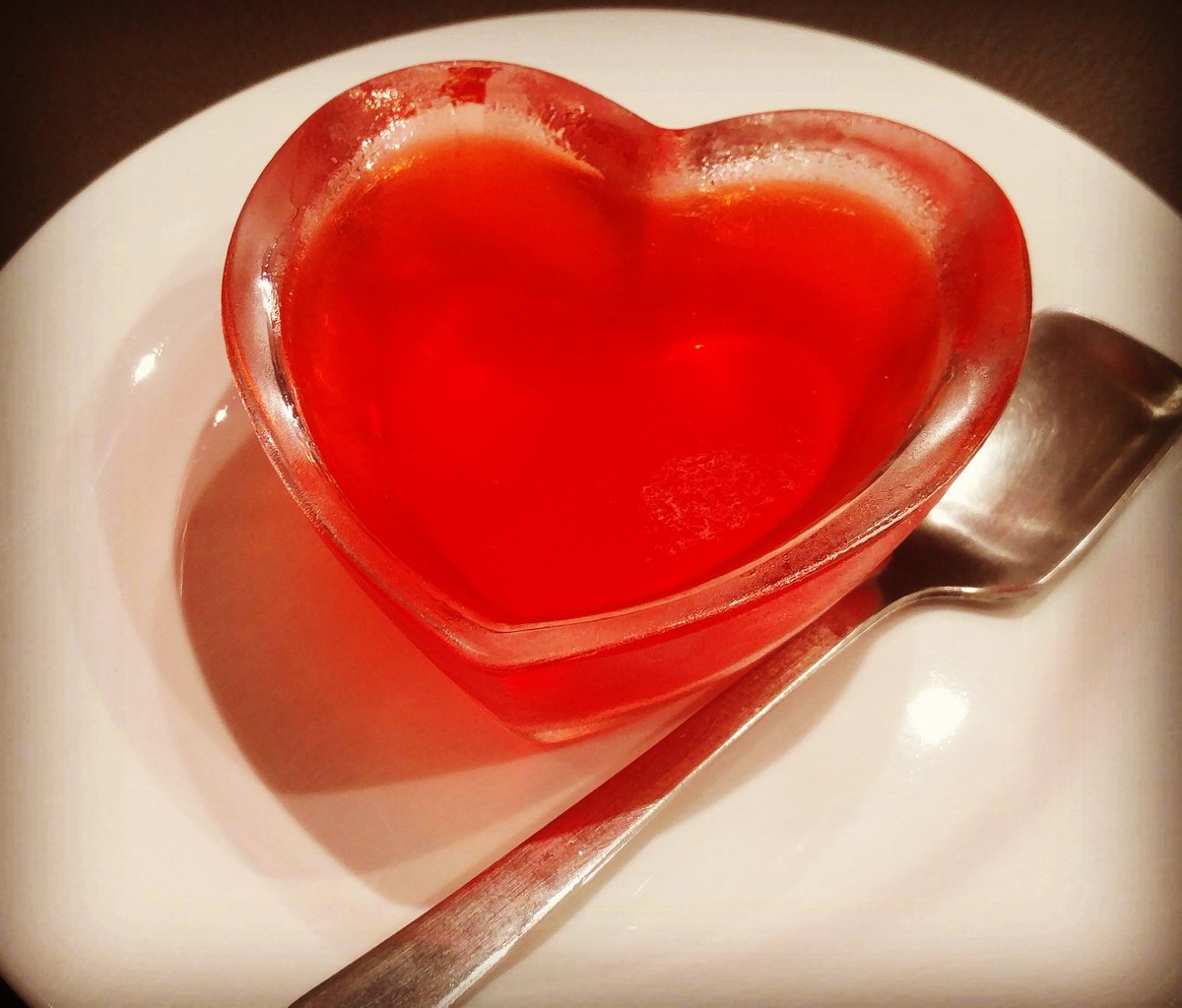 CreedaBoardGame's tweet photo. We made this #heartshape❤ jelly for our customers so that they can feel our love for our customers😉😅 #moonsoon #boardgames #jelly #delicious #yummy #tasty #play #and #eat #raspberryjelly #heart #shape #happymonsoon https://t.co/0qRod7y2ZX