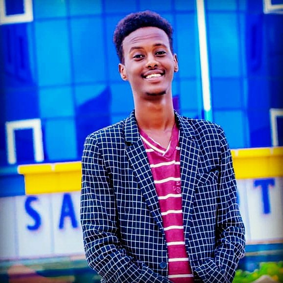 AdenGuuleed's tweet photo. #NewProfilePic https://t.co/wb4bzfpMpo