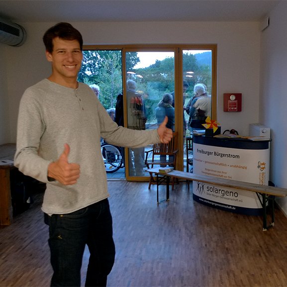 "Ein Wohnprojekt im Neubaugebiet Gutleutmatten will einem Trend entgegenwirken"
bit.ly/schwerelosbzew
Ein Artikel von Caroline Bingenheimer für die <a href="/badischezeitung/">Badische Zeitung</a> über die Einweihung unserer Mieterstrom-Solaranlage schwereLos.

Die Energiewende geht voran!