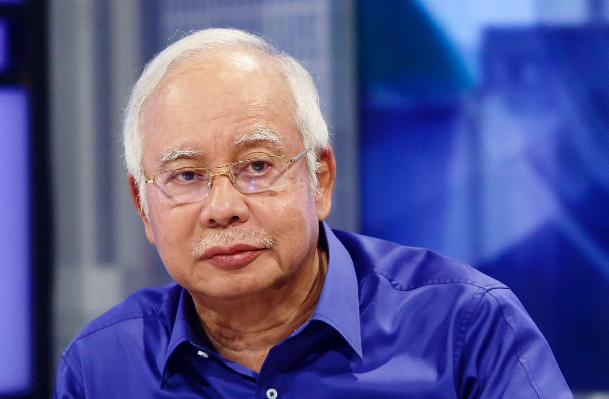 NST_Online's tweet photo. #ALERT: Former PM Datuk Seri Najib Razak is expected to face at least 10 charges for CBT involving SRC International at the KL Sessions Court on Wednesday - source https://t.co/i3nqKq0Egu