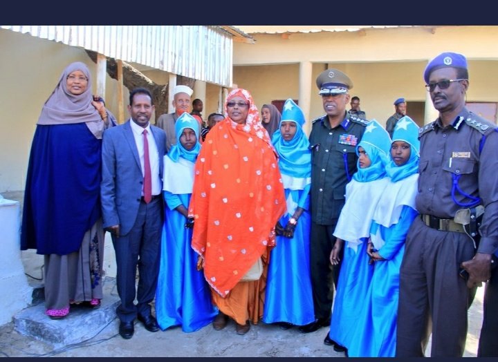 dinix101's tweet photo. Gudoomiyaha gobalka banadir aya maanta xariga ka jaray saldhig cusub degmada boondheere
#dinix
#Somalia https://t.co/eX4o7qcNPF