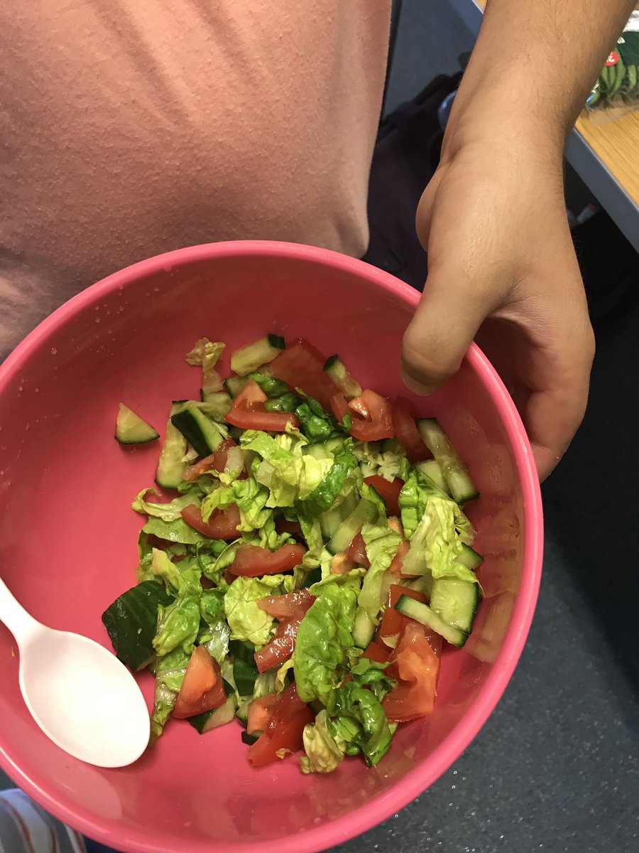 Cr3ativeWellnes's tweet photo. We had fun making nutritious salad,chicken wraps and enjoyed picnic in the garden last Tuesday. Join us today 4-6pm @ Sue Bramley centre for another #family #cookeryworkshop and a picnic.@barkingriver @lbbdcouncil @ThamesWardCP #london #cookery #HealthyEating https://t.co/cl0GFYmC4x