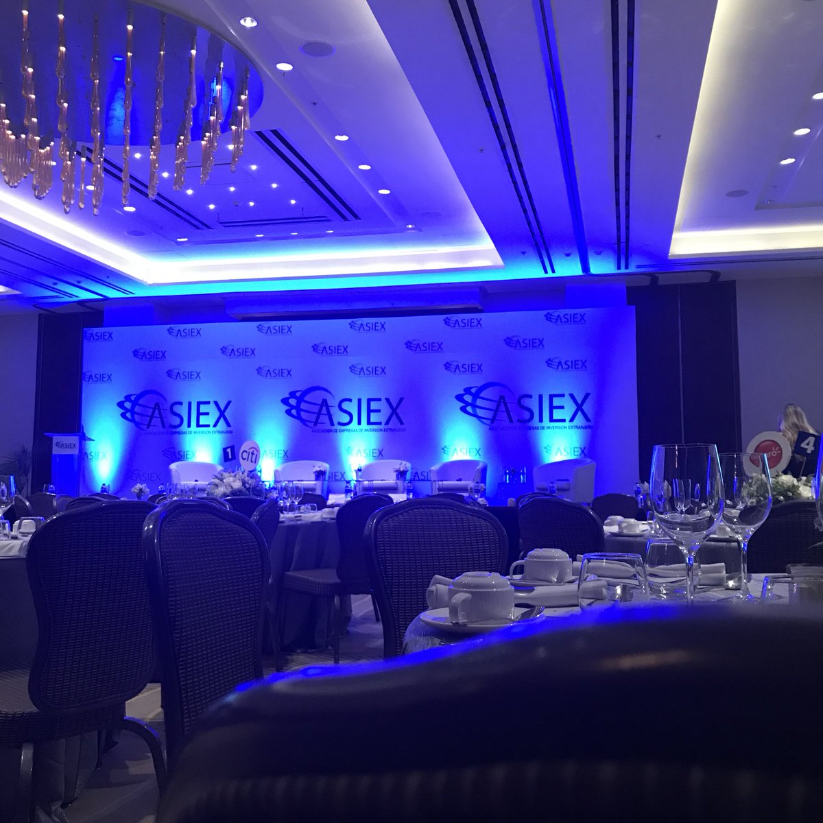 Asiex_RD's tweet photo. ¡Buenos días! Todo listo para dar inicio a la presentación del #EstudioASIEX: Impacto de la Inversión Extranjera Directa en la economía Dominicana. https://t.co/bI722dm3IV
