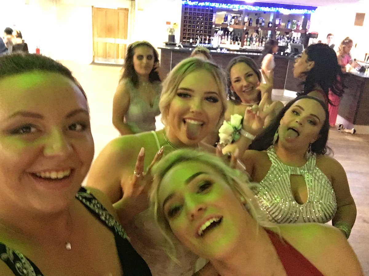 Morganlaing3's tweet photo. There was a lot of dancing, a lot of load music and so much fun. Last night was the best night of my life and I will never forget, I wish it never ended😔
Overall I had an amazing night with my girlies @elentiyasmagick @Eleanora__De  @SimsonLauren xx
Prom 2018 ❤️ https://t.co/xMBLPjzZ9F