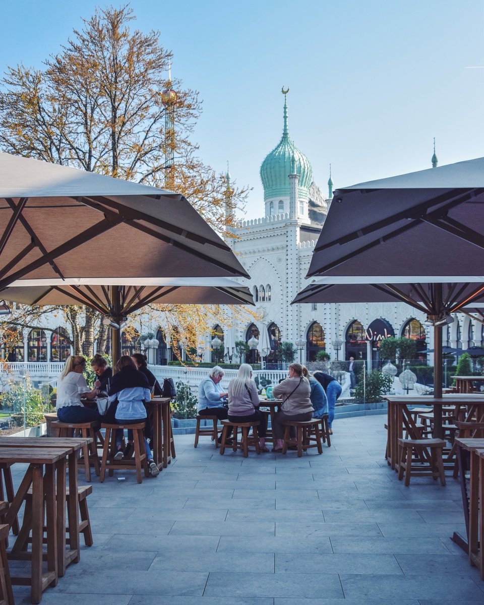 Sponsored / The charming amusement park Tivoli recently opened its doors to a new food experience! At Tivoli Food Hall you’ll find 15 delicious food stalls, serving everything from organic rotisserie chicken and burger to healthy salad bowls and bao: bit.ly/2NnD6jR