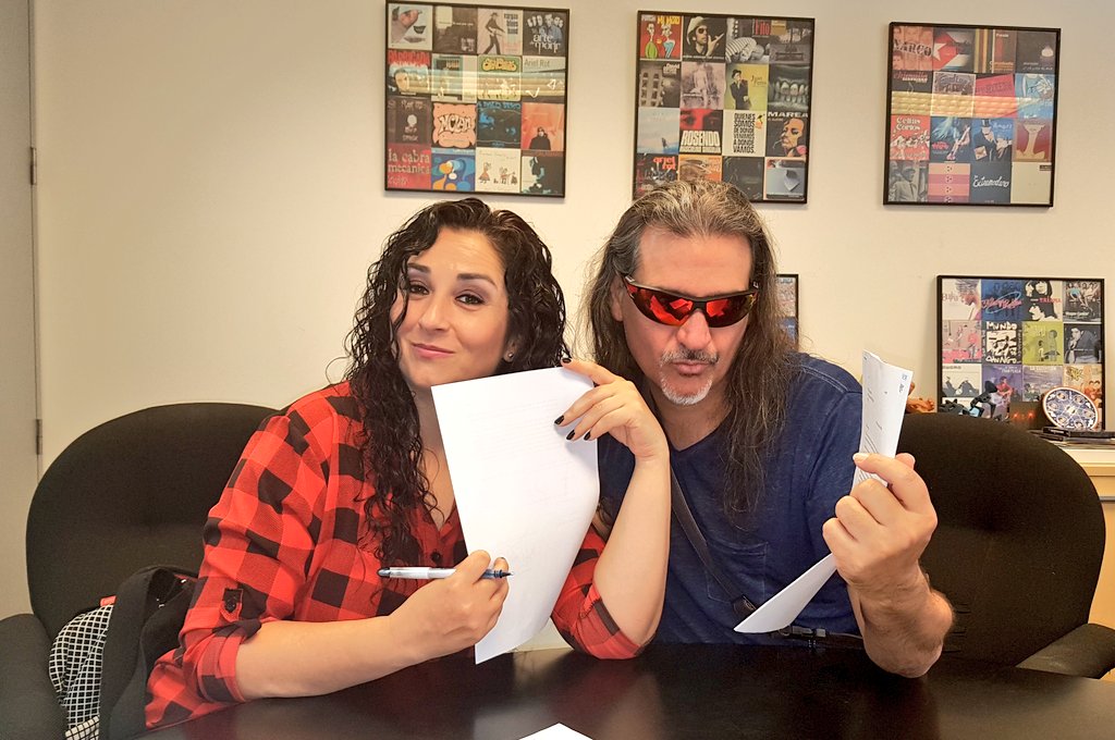 Hoy 3 Julio de no se que Año (es que me acabo de levantar) os informamos y damos la enhorabuena a tod@s l@s Cameler@s, ya que acabamos de renovar contrato con nuestra Compañía <a href="/WarnerMusicES/">Warner Music Spain</a> 
#CamelaParaRato 😉