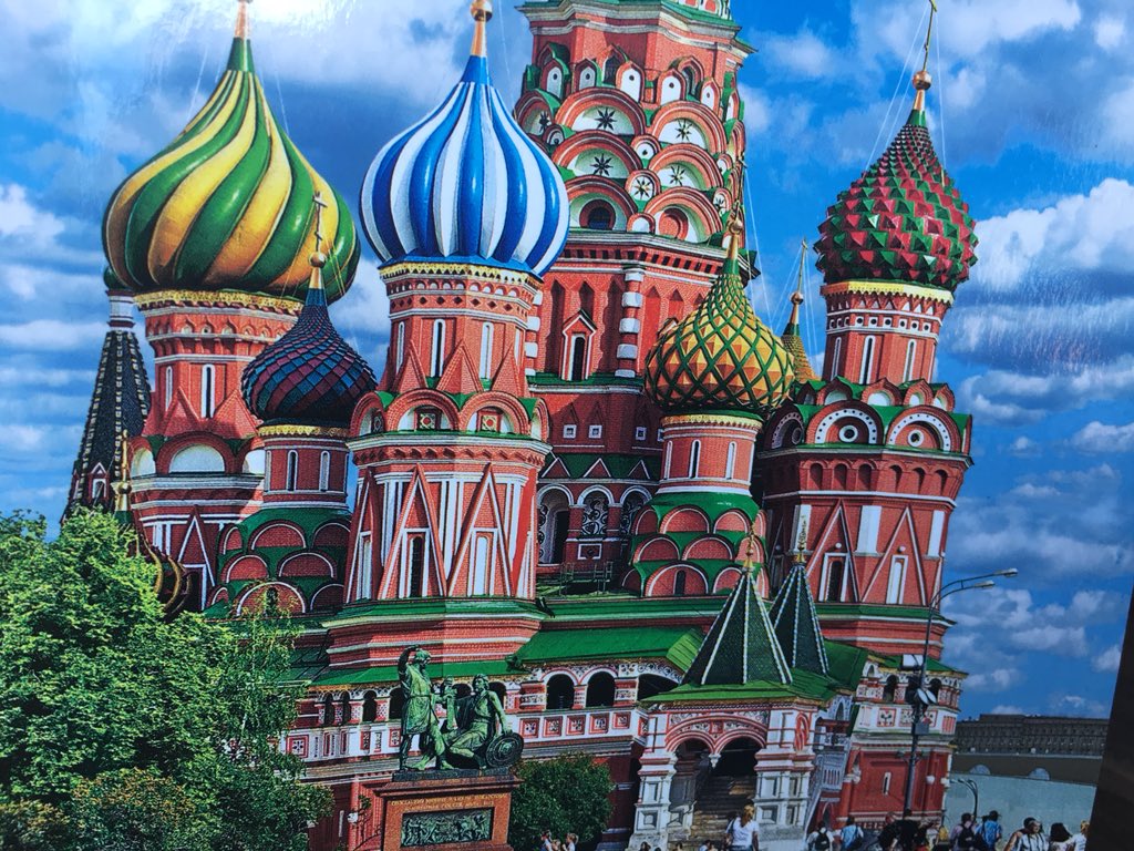 neeta_com's tweet photo. How gorgeous is Moscow? Walking around and soaking in its beauty. #StBasilCathedral #StMichaelCathedral #moscowdiaries #traveldiaries #Russia #walking #exercise #fitness #TuesdayMotivation https://t.co/BxyAy20GXg