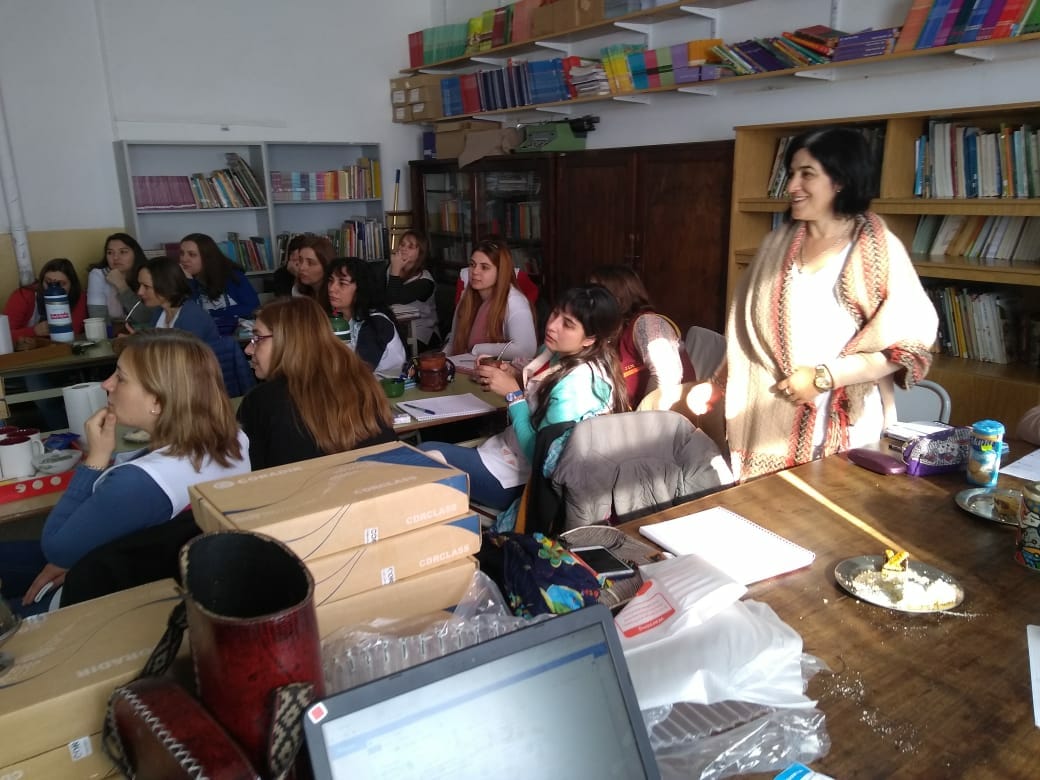 eduteclapampa's tweet photo. Primaria Digital perteneciente al Área de Tecnologías Digitales Educativas de la DGTGE.

En la Escuela N° 91 - Miguel Riglos.

Taller de Pizarra Digital Interactiva.

#PrimariaDigital
#PrimariaDigital_LaPampa
#Escuela91_MiguelRiglos_LaPampa
#DireccionGeneralTecnologias_LaPampa https://t.co/2tGzldCuQQ