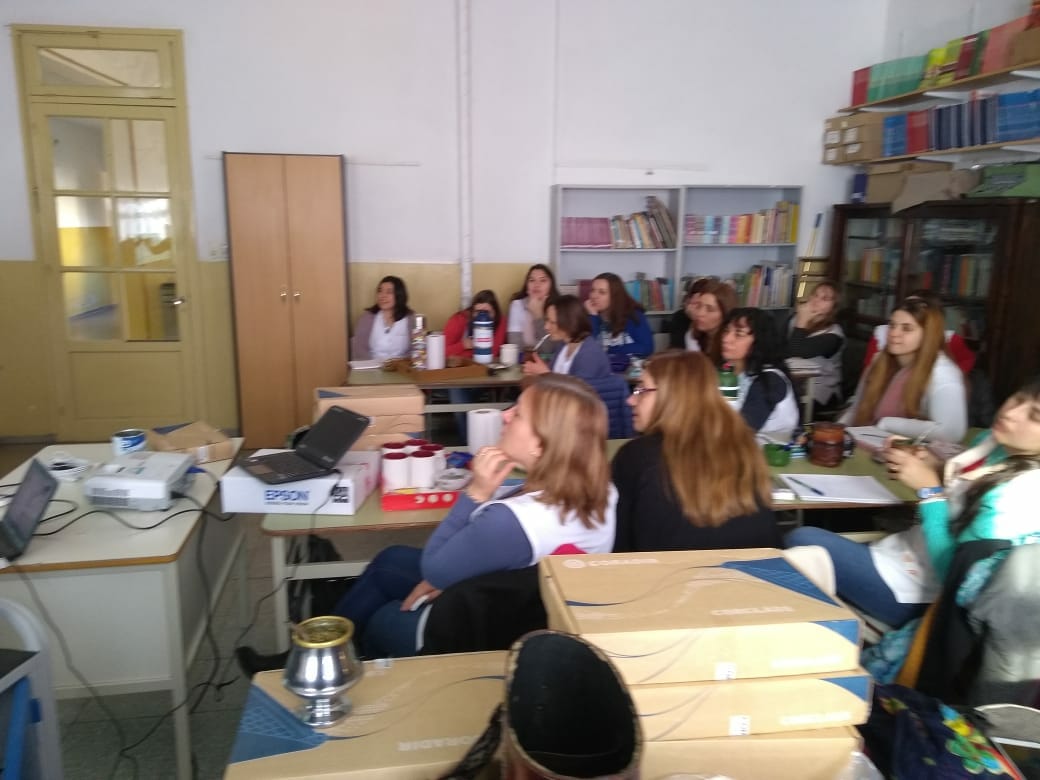 eduteclapampa's tweet photo. Primaria Digital perteneciente al Área de Tecnologías Digitales Educativas de la DGTGE.

En la Escuela N° 91 - Miguel Riglos.

Taller de Pizarra Digital Interactiva.

#PrimariaDigital
#PrimariaDigital_LaPampa
#Escuela91_MiguelRiglos_LaPampa
#DireccionGeneralTecnologias_LaPampa https://t.co/2tGzldCuQQ