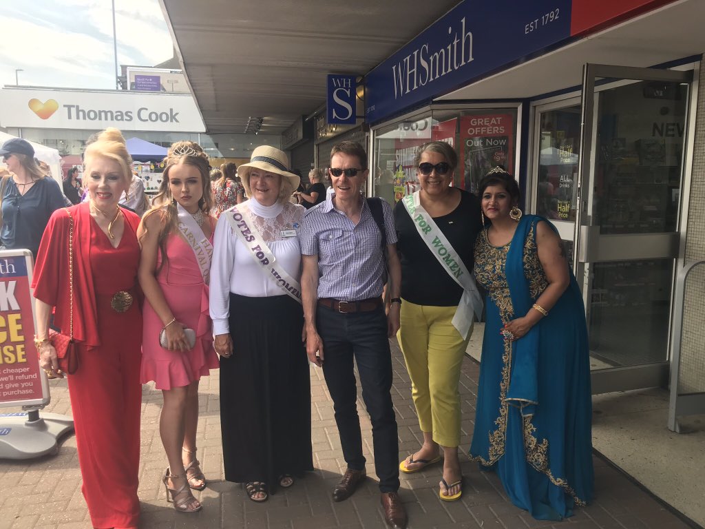 BrumSoroptimist's tweet photo. Was lovely to meet @andy4wm at #harbornecarnival and discuss some of our programme action and what we are striving to achieve within the #midlands region for our #women and #girls #soroptimist https://t.co/97aOILeLvE