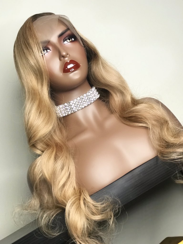 StyledByZahna's tweet photo. It's about the detailssss๐ #laidtothegawds #flowing #bundles #quality #nchairlstylist #wigslayer #changinglives #lovemycraft #trusttheprocess #sbz #idohair #igothair #showmemyopponent https://t.co/SPCbd5uHN2