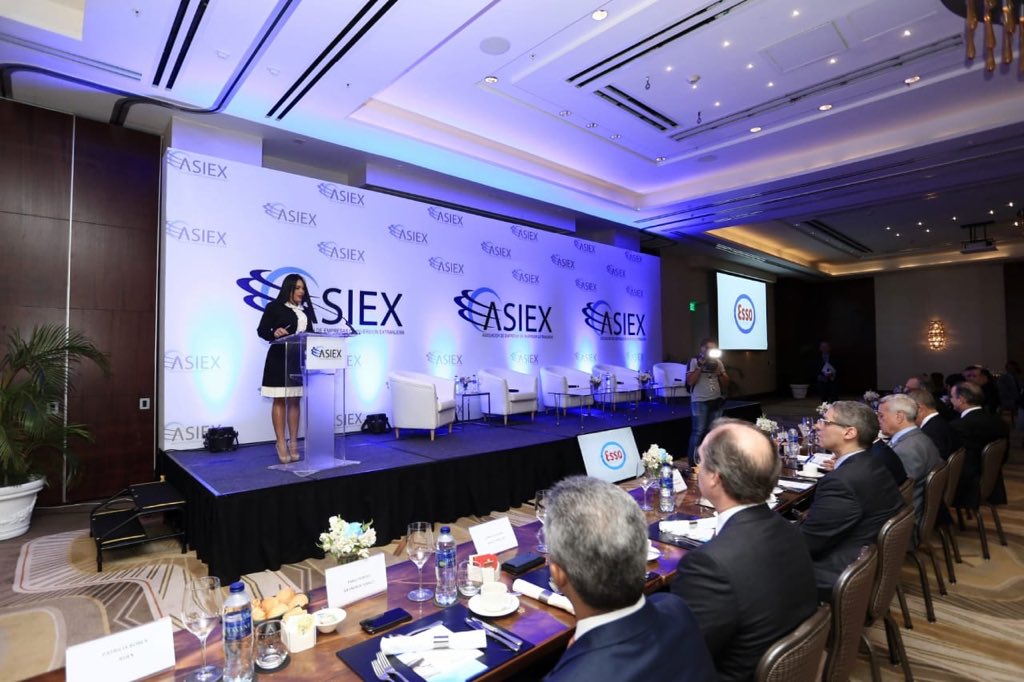 prodominicana's tweet photo. En este momento somos parte del #PanelASIEX: Retos y Oportunidades de la Inversión Extranjera en la República Dominicana. Agradecemos a @asiex_rd por la invitación que le extendiera a nuestro DE @mariusdeleon 🤝. https://t.co/0bHBQQsbe9