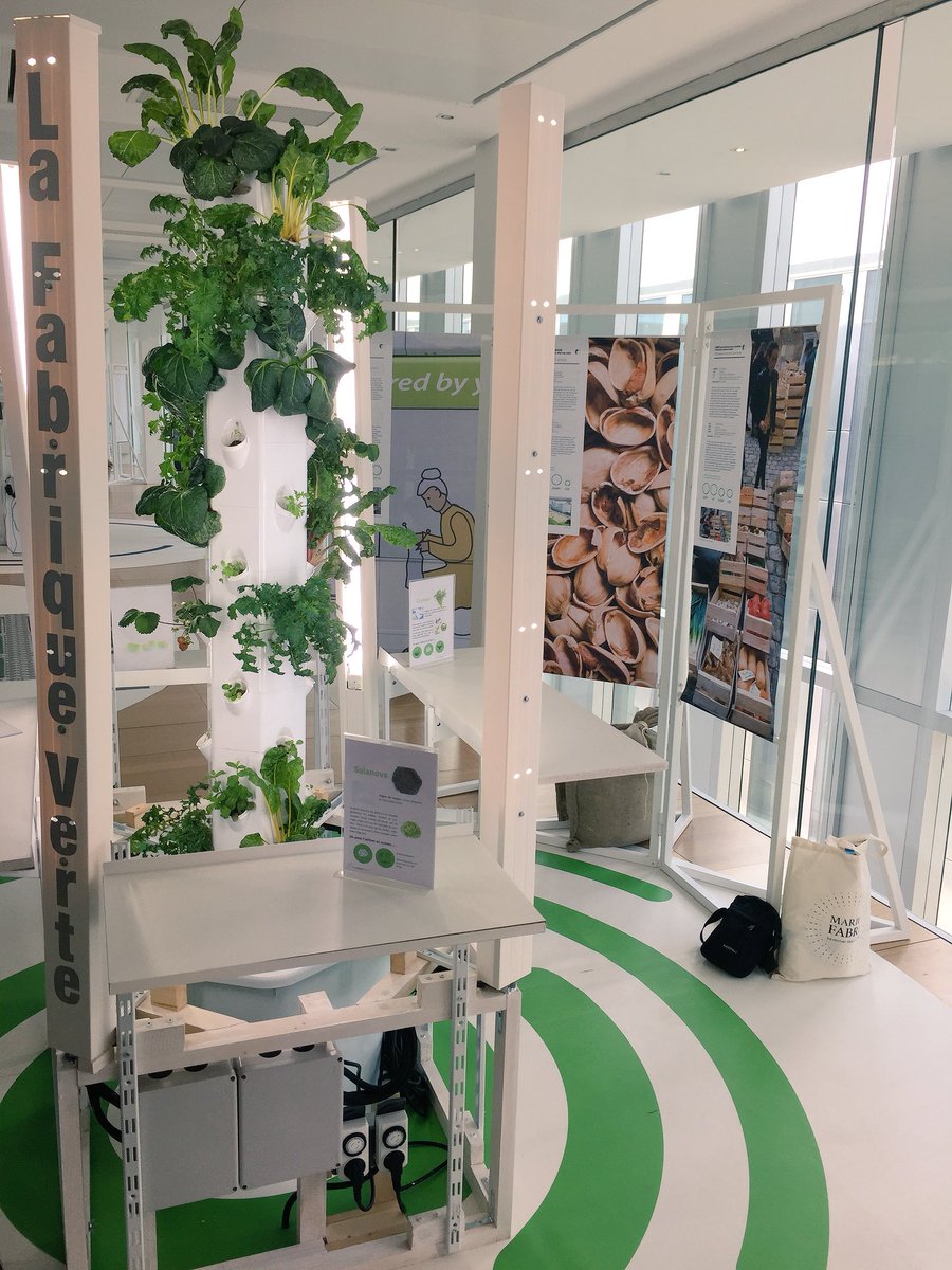 NicolasNg0's tweet photo. Quelques enjeux de la #ville d’aujourd’hui et de demain : flux, mobilité, imaginaire, jardinage vertical... #Amcsti2018 #P2 https://t.co/XdDykXwAo2
