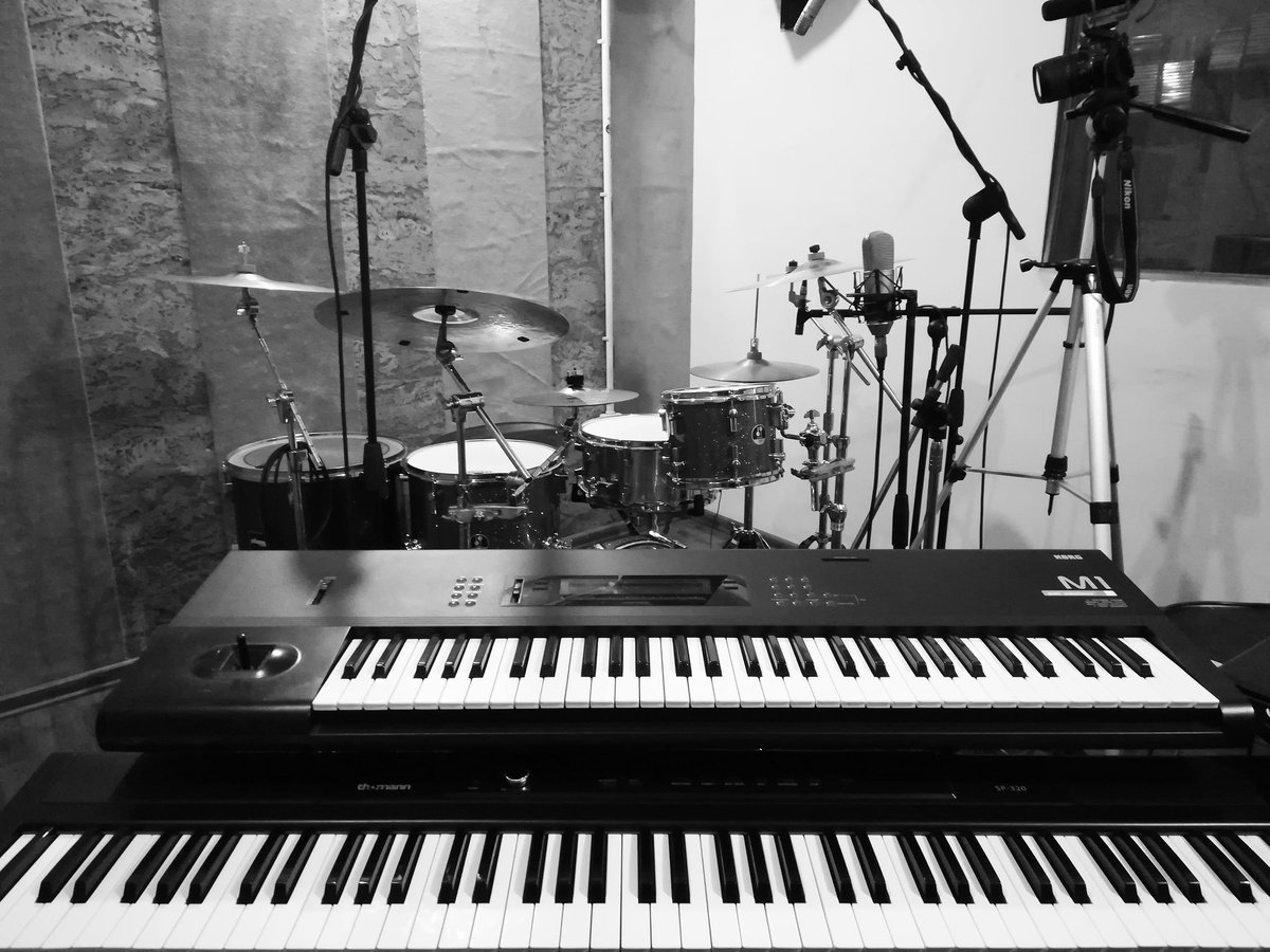 TimbalSal's tweet photo. "CLUSTER WORLD MUSIC" Work In Progress! (Home Recording Studios) 🎶@SALTIMBAL🎶 (DRUMMER&amp;PERCUSSIONIST) 🥁 #twitter #facebook #percussion #youtube  #life #OfficialPage #instagram #socialnetwork #music #drumsticks #drum #groove #sound #life #cluster #worldmusic #Cymbals #photo. https://t.co/MeMiBeS2XN