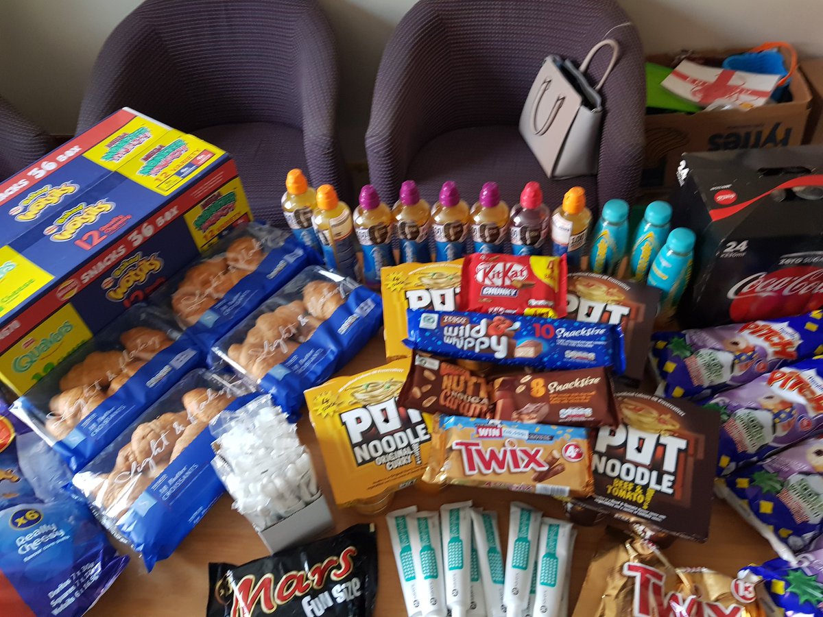 PIChorleyNorth's tweet photo. Just a few treats from the staff for the ladies and gentlemen checking in this week from the fire service that are currently tackling the rivington blaze! #Heroes 

@louiseyarwood1 @pi_lancashire https://t.co/djIi3uwPpr