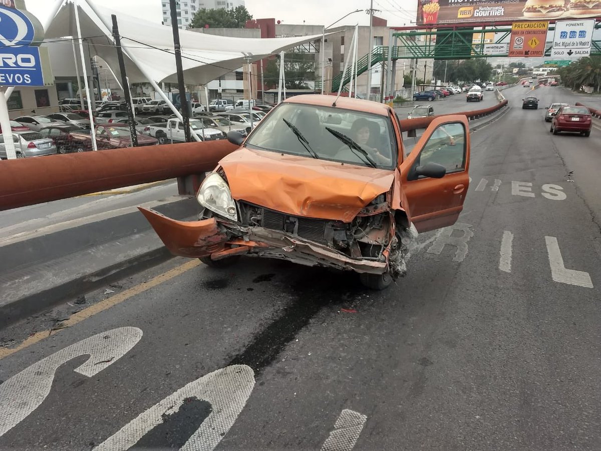 Se registra acc vial en Av M Alemán y Bonifacio Salinas #Precaución