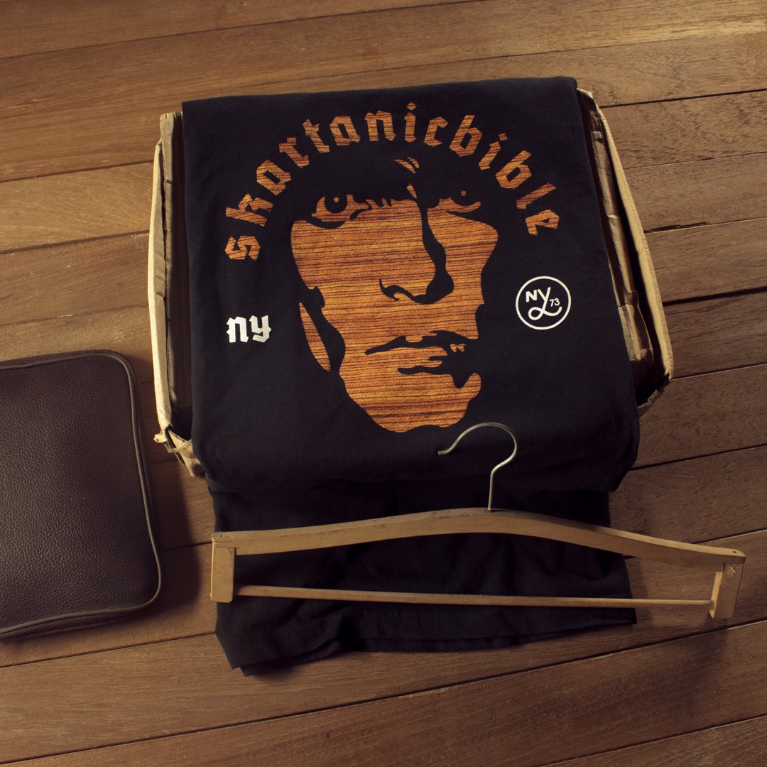 butcherproject's tweet image. Paul Stanley, the legend of KISS. Printed on a casual cotton shirt. So if you're a rock fan, it's right for you #70srock #RockBand #tshirts #onlineshopping 
ORDER : +62 818 623 697 (Whatsapp), E-mail : butcher_project@yahoo.com