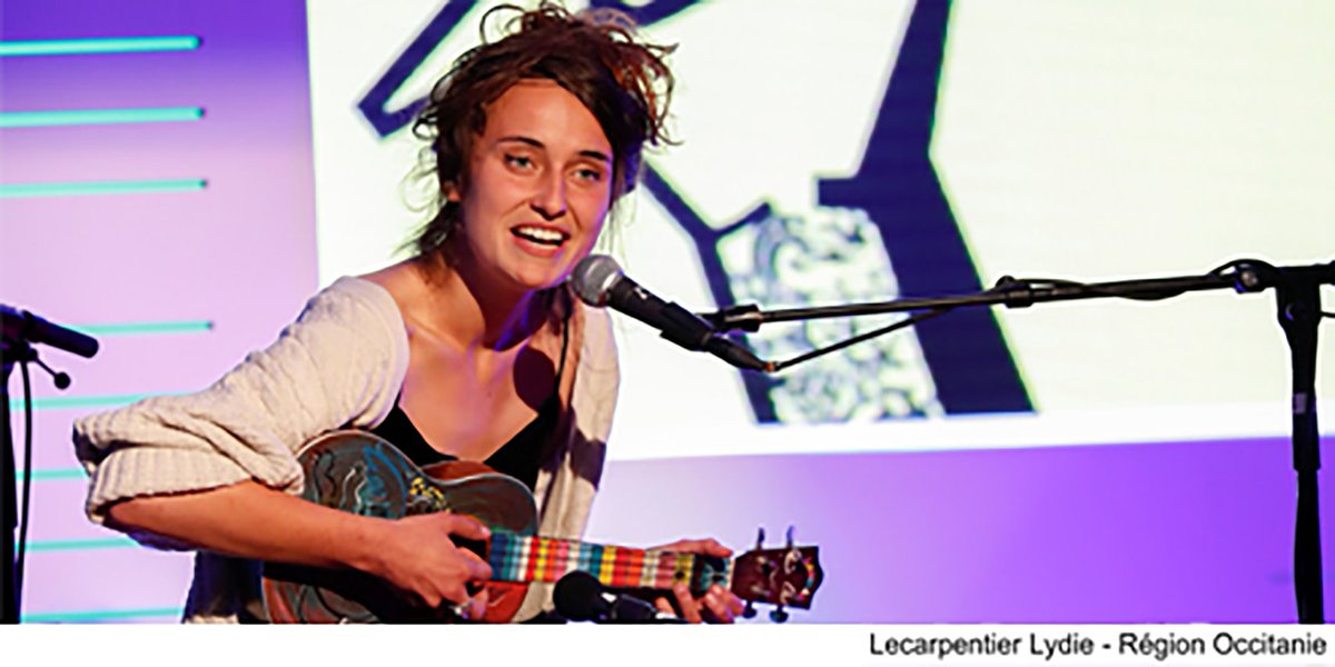 Occitanie's tweet photo. #MardiMusique | Elle en a fait du chemin... Après ses premiers pas au #PrixNougaro, Laura Wild joue au #festival @lesDeferlantes. Retrouvez-la ce dimanche à #ArgelèsSurMer accompagnée de son fidèle #ukulélé.

Pour plus d'infos : https://t.co/h4t5tXdI4f https://t.co/li4NGyMGcc