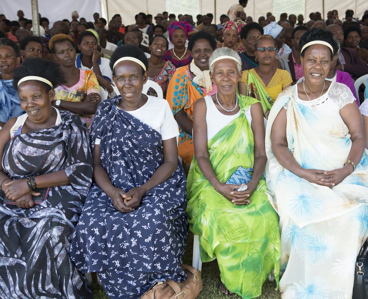 FirstLadyRwanda's tweet photo. First Lady Jeannette #Kagame inaugurates 'Impinganzima Hostel', which has the capacity of accommodating 80 widows/widowers whose families were completely wiped out during the 1994 #Genocide against the Tutsi. https://t.co/tvQjbbtD80