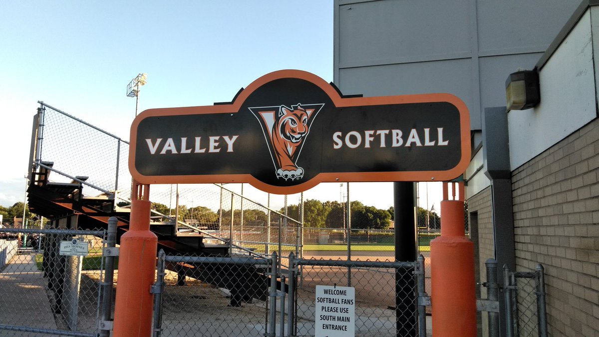 RAMA_Athletics's tweet photo. Thank you @VHSTigerSB for the opportunity to upgrade your facilities with new entrance panels, windscreen and press box panels! https://t.co/rKTyUn7cu2