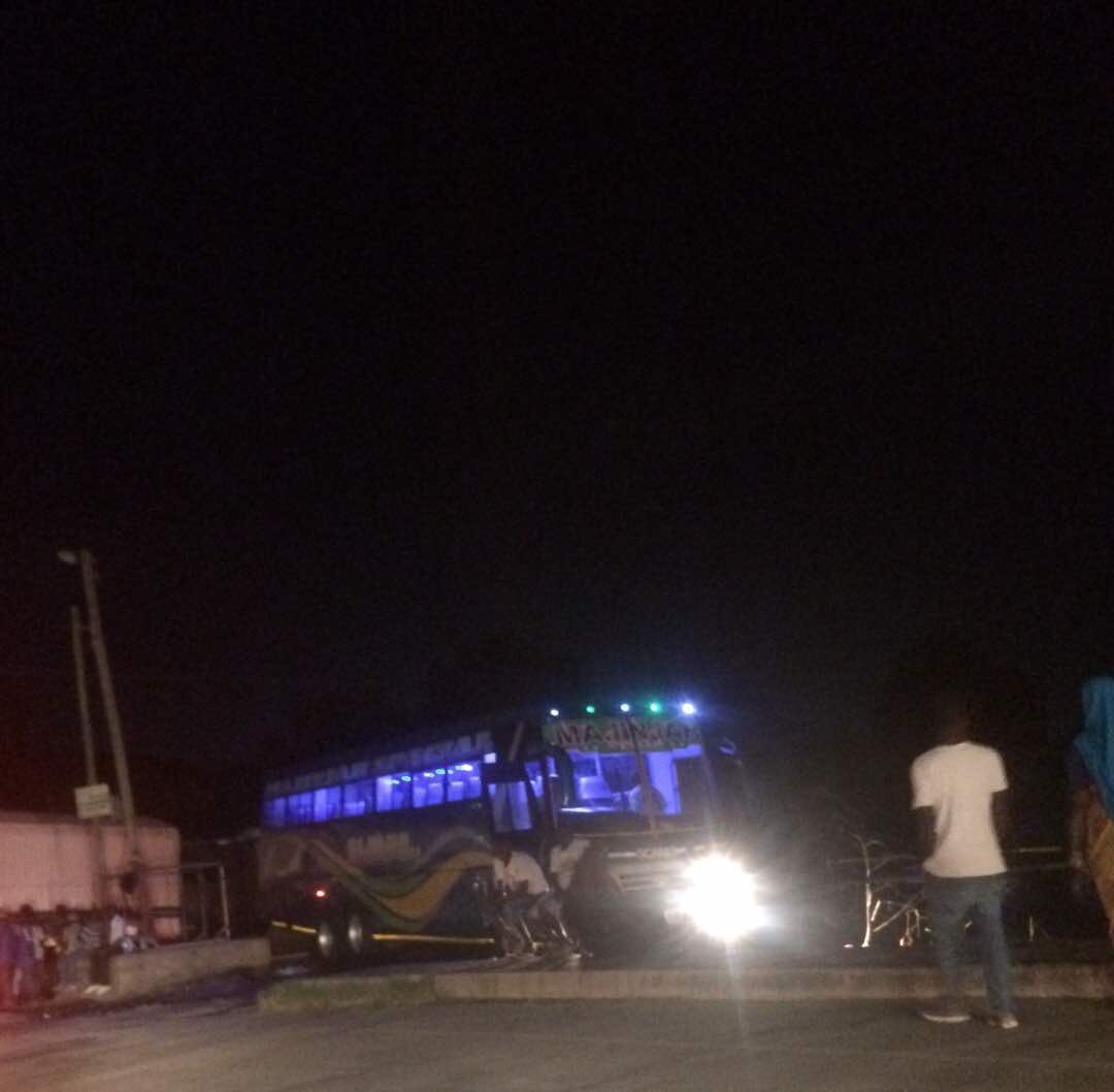 BusesSouthern's tweet photo. FROM DAR TO SOUTHERN

LOCATION : MAFIATI MATAA MBEYA

1:Alseidy dragon 19:34
2:Golden deer DJQ 19:40
3:Golden deer DMG 19:53
4:Majinjah special DCF 19:56
5:Golden deer DHA 19:57
6:New force DJQ 20:13 https://t.co/z5c8XnBmPx