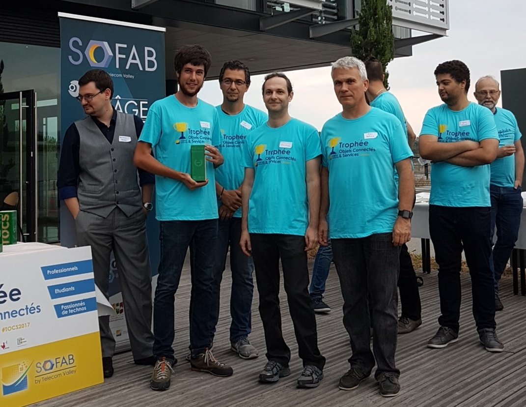 TelecomValley's tweet photo. Prix de la fabrication pour @DryItYourself ! https://t.co/cuV7QCj0xX