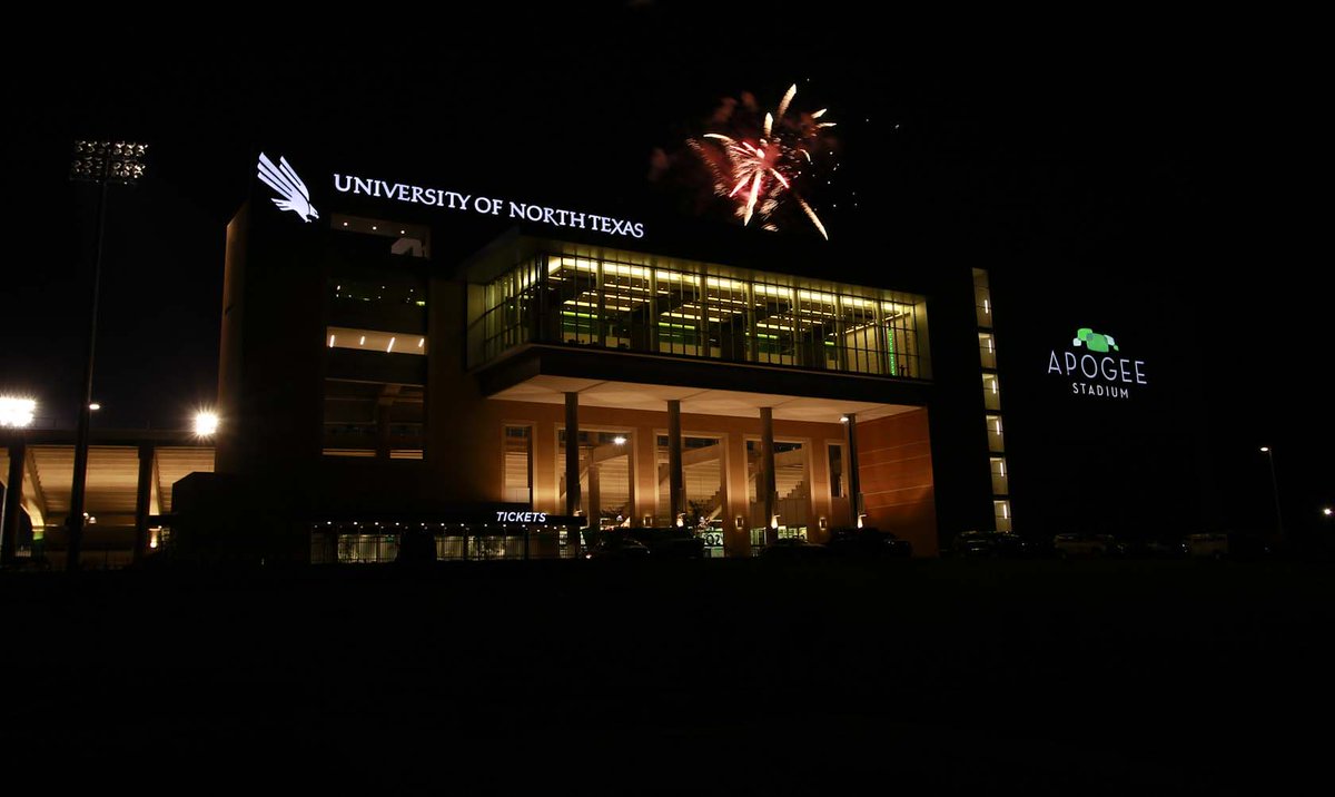 MeanGreenSports's tweet photo. The gates open at 6⃣PM tomorrow for the annual @dentonkiwanis #Apogee4th fireworks show! 🎆

$10 parking in both the yellow and blue lots around Apogee and at Fouts Field! 

Bands start playing at 7⃣PM, and the 🎆 show starts at 9⃣:3⃣0⃣! https://t.co/MsgUFOmcMO