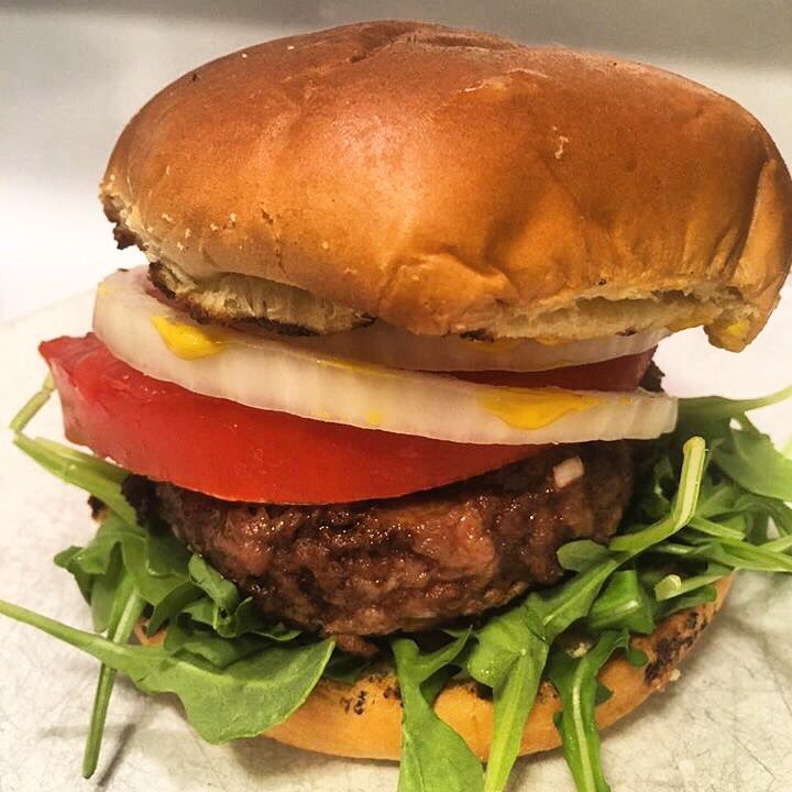 KitchenSprout's tweet photo. #Toronto Run 🏃 to .@dilisos located in @StLawrenceMkt
#GroundPork #GroundSteak #NoHormones #NoAntibiotics #NoPreservatives #LocallyRaised #RooftopBBQ #GarlicBurgers #Garlic #Tomato #Arugula #FourthOfJuly #PatrioticWeek #CelebrateTwoNations 🇨🇦🇺🇸#CheersFromToronto🇨🇦🇺🇸 https://t.co/zRbMQpAdOl