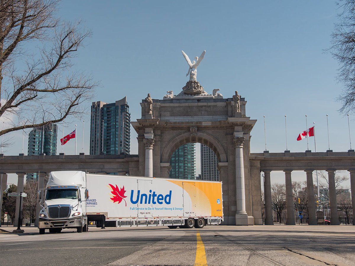 UnitedCanada's tweet photo. Looking for a mover this summer? Get a free quote today from our move experts! https://t.co/11Vbkgb4uP https://t.co/4IlFyODdko