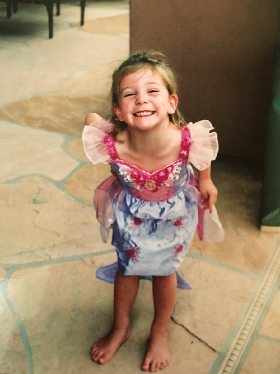 We’re a day late... so extra celebrating is in order! Happy Birthday, Leah!! 🎈🎁 Hope you have a great birthday week!