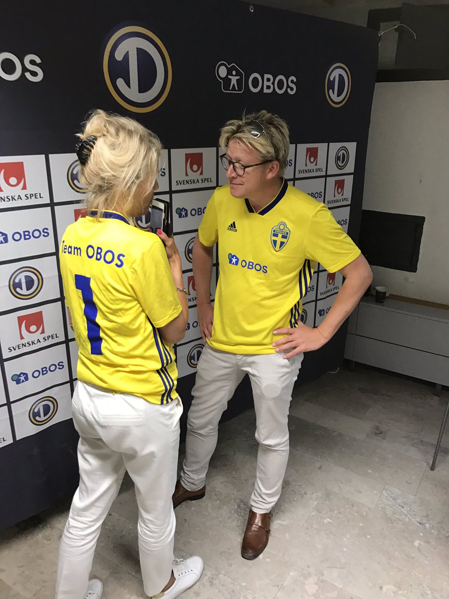 abrahamsson73's tweet photo. Det här har jag alltid drömt om #obos #obosdamallsvenskan #damfotboll #växjödff #almedalen https://t.co/DIpr49QncN
