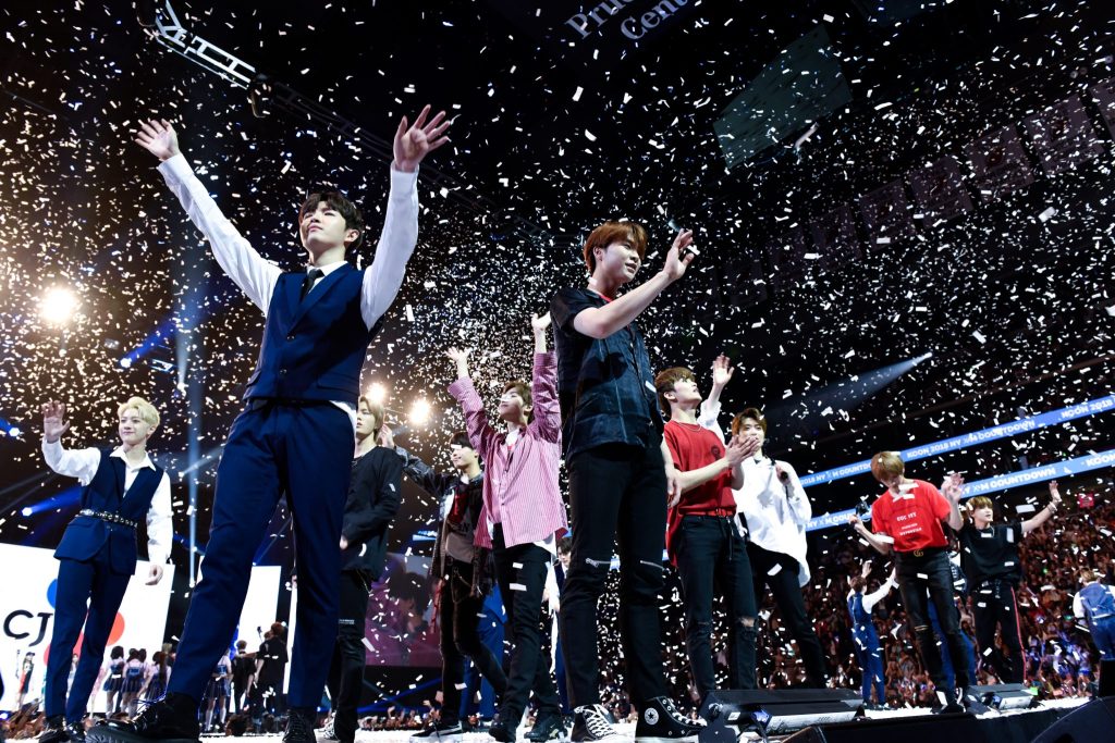 seoulwaveinc's tweet photo. KCON NY 2018 Wraps Another Successful Year https://t.co/INmdUmBg9M https://t.co/4Txkae4ZH2
