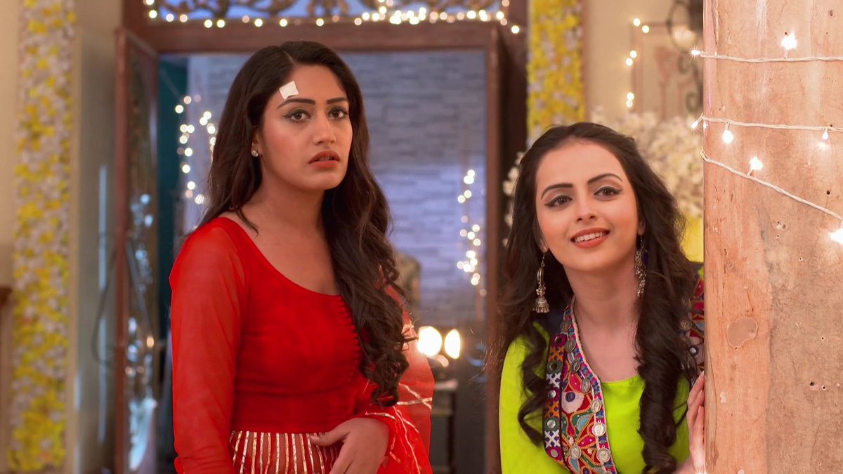 Fhatthewuck3's tweet photo. They Too Crave For Love ...

They Too Crave For A Family ...

Their Smiles and Adorings in Their Eyes!!! 

#AnniR
#AniRi
#ishqbaaaz https://t.co/V2cSE7hyu5