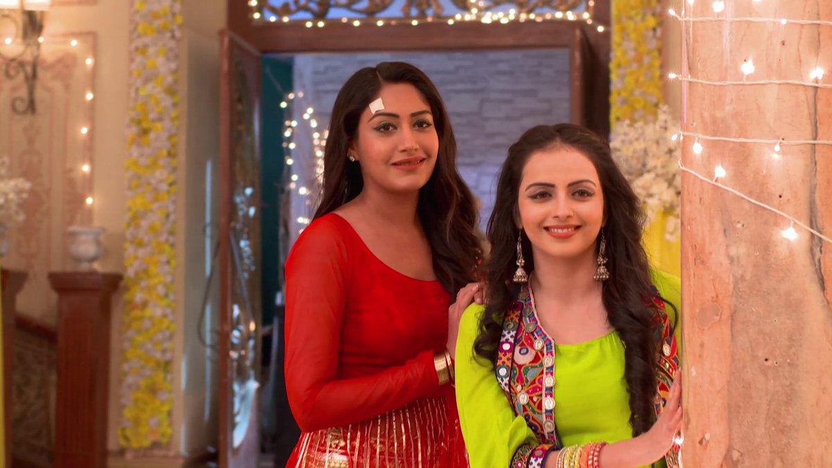 Fhatthewuck3's tweet photo. They Too Crave For Love ...

They Too Crave For A Family ...

Their Smiles and Adorings in Their Eyes!!! 

#AnniR
#AniRi
#ishqbaaaz https://t.co/V2cSE7hyu5