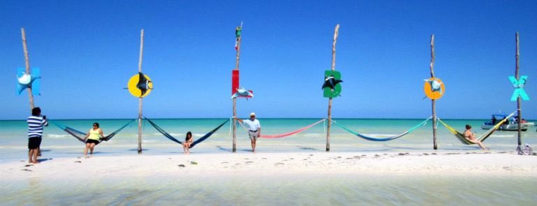 My tips on the 3 best ways to experience the beach on #Holbox island 🏖 I loved taking the photos for this one!!! locogringo.com/three-ways-to-…