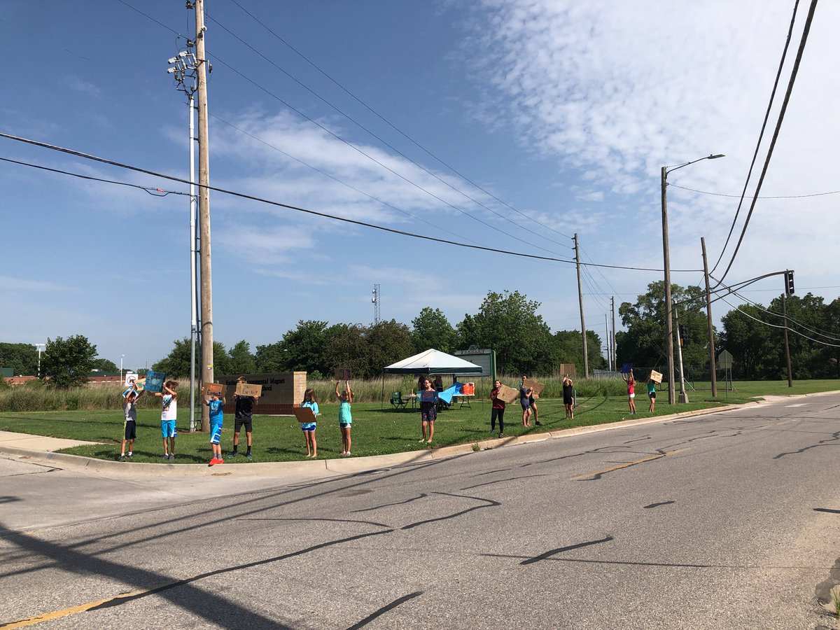 Help Eureka! Buy some lemonade at Earhart Environmental Magnet Elementary School from the students supporting the cause.
#KAKENews
