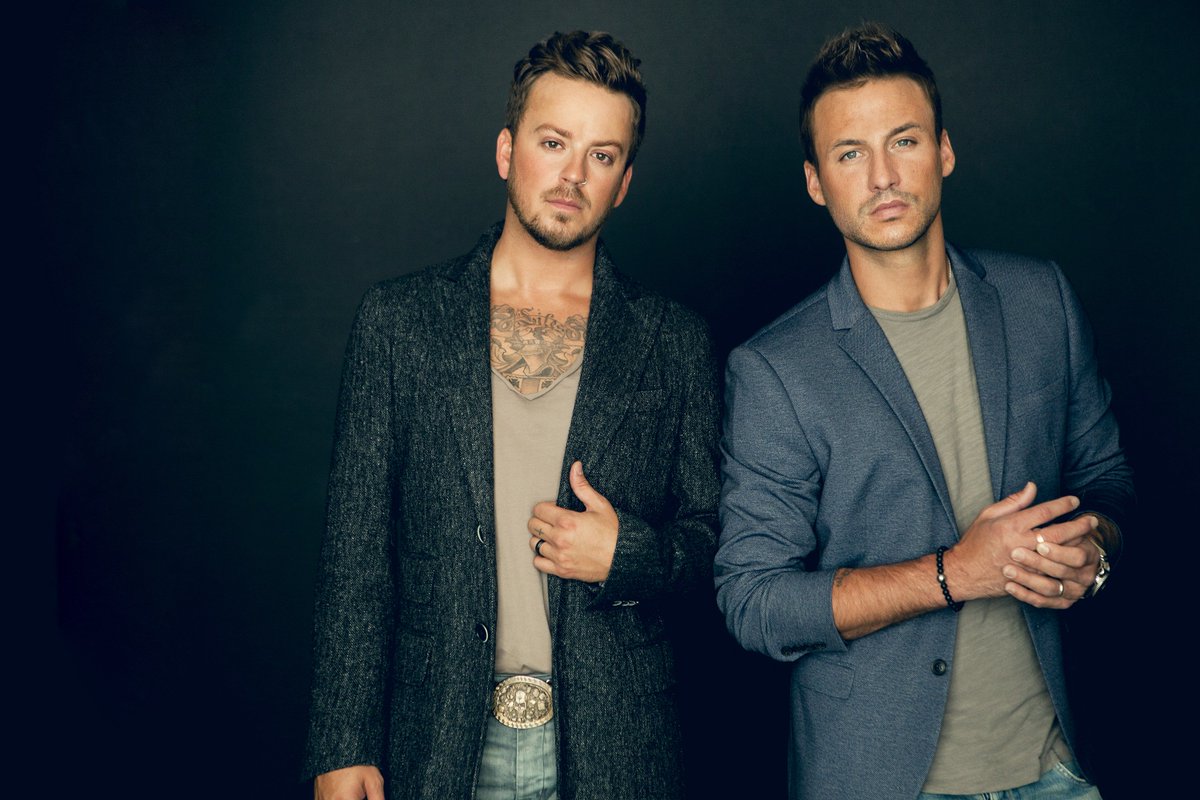 “Hey baby why you look so sad?/I should be the one feeling like that/you told me I was holding you back.” Country pop duo <a href="/loveandtheft/">Love and Theft</a> return with their first new song of 2018. Hear the infectious “You Didn’t Want Me,” now.
pdora.co/2KFFvou