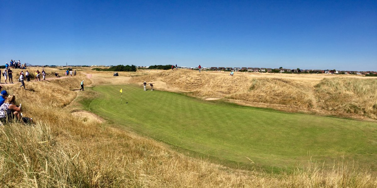 JoeBarnes24's tweet image. An afternoon @StAnnesOldLinks watching @TheOpen final qualifying. Corse looking great @stannesgreens #TheOpen #finalqualifying
