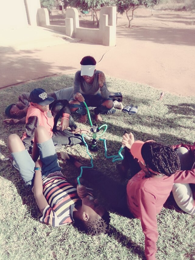 MeriamMothole's tweet image. Me in with a white cap😊😊😊
#chilling with my homise