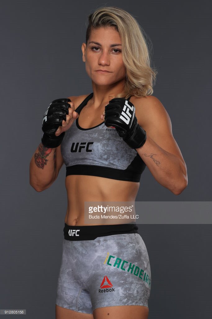 pedritaufc's tweet photo. Só dá errado quando você desisti de fazer dar certo💪🏻
.
.
.
.
#ufc #prvt #prvtgirls #prvtnoufc #ufcbrasil #pretorian #pretorianhard #wmma #mma #jiujitsu #mulheresquelutam #vasco #mulheresfortes #girl #cute #ettosuplementos #vascodagama https://t.co/DHdUOAvPS8