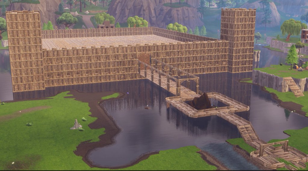 FifaPhotoshop's tweet photo. Me and my bots decide to build a sweet fort(nite), in the new amazing gamemode in @FortniteGame 🤩 #LetYourCreativityRunWild @TheFuezing @dkthordk @1010Jacobsen https://t.co/OkxLby8KPk