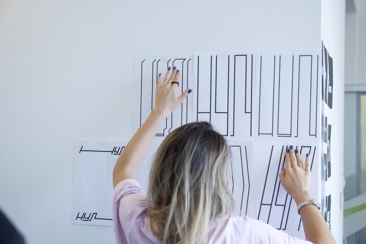 intlinternation's tweet photo. Choose from the many amazing 2-day workshops on offer taking place from Sat 20th - Sun 21st of October.

2-day workshops available include: David Carson, @_noviki, @CaviarTV, @StudioSpass, @ortypeis, @pentagramdesign and Erik Kessels.

Find out more: https://t.co/OMUUn1g3e8 https://t.co/DHja6la1ja