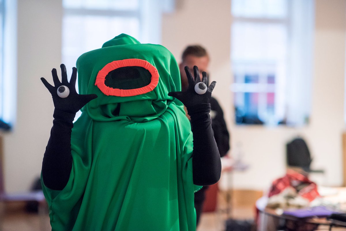 intlinternation's tweet photo. Choose from the many amazing 2-day workshops on offer taking place from Sat 20th - Sun 21st of October.

2-day workshops available include: David Carson, @_noviki, @CaviarTV, @StudioSpass, @ortypeis, @pentagramdesign and Erik Kessels.

Find out more: https://t.co/OMUUn1g3e8 https://t.co/DHja6la1ja
