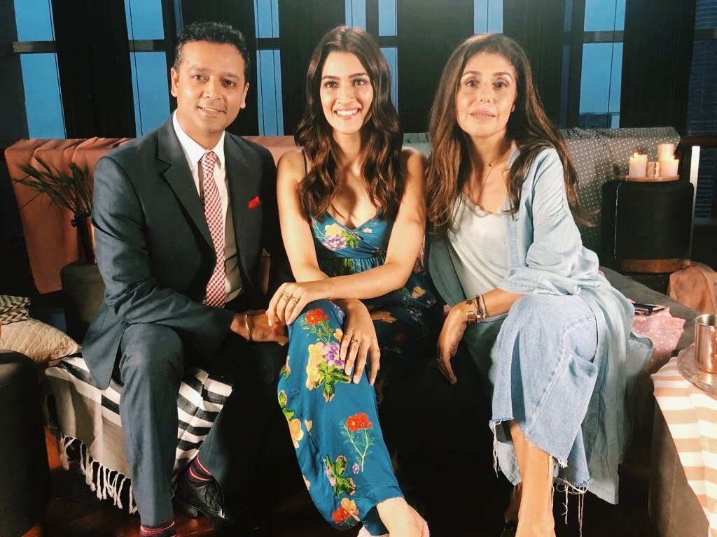 Saurabh Dube, Director of Sales & Marketing, The St. Regis Mumbai, with the talented Kriti Sanon and the stylish Anaita Adajania at 'The Best Address'!
#StRegis #StRegisMumbai #KritiSanon #AnaitaAdajania #Bollywood